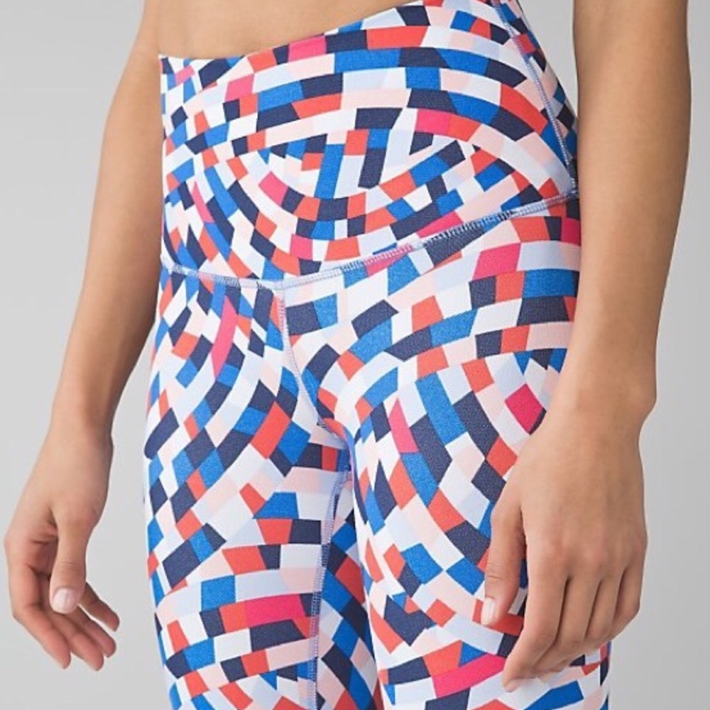 EUC lululemon athletica Wunder Under Capoeira